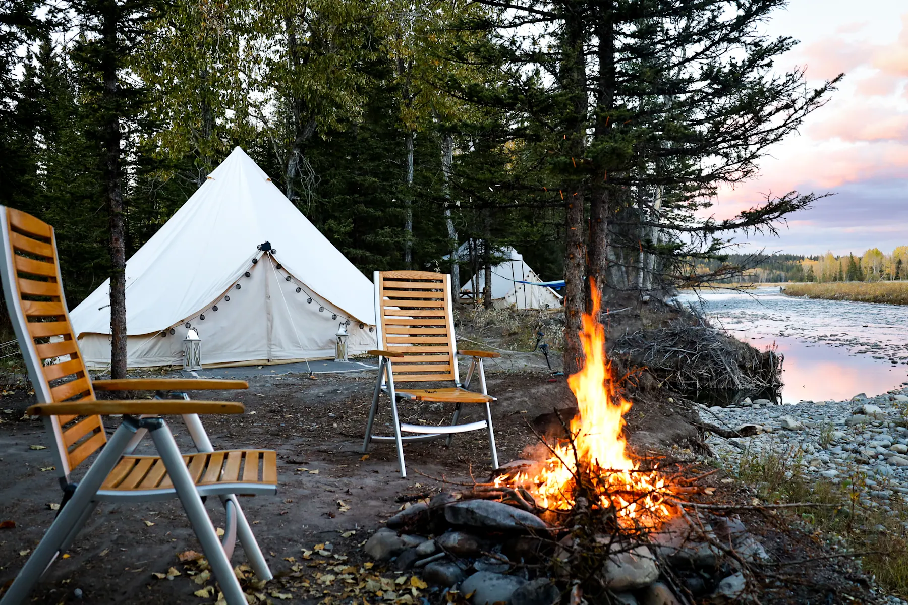 چکلیست کامل تجهیزات کمپینگ | همه چیز برای یک سفر بینقص در طبیعت 1 camping